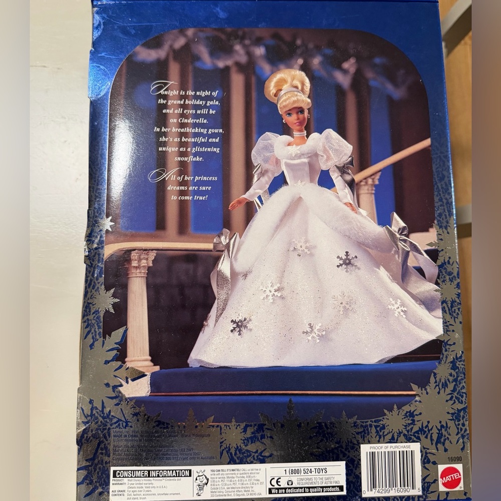 Disney Holiday Princess Cinderella Barbie - Picture 2 of 2